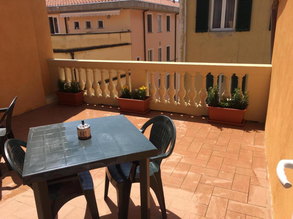 Casa Carducci 33 Acomodação com café da manhã Pisa Exterior foto